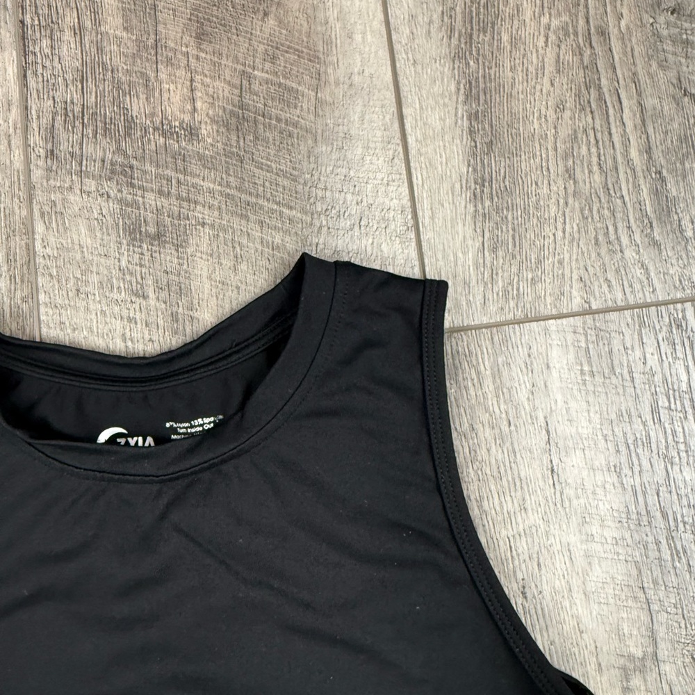 Zyia Black Tank Top - Picture 3 of 10